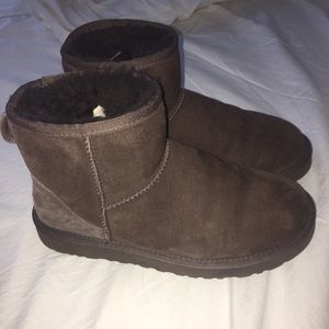 Brown ugg mini